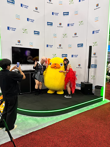 来場者と写真撮影